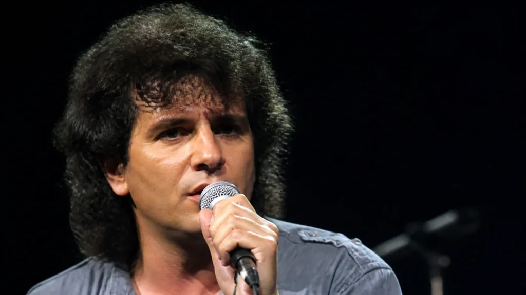 Combien d’octaves avait Daniel Balavoine ? 